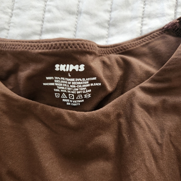 Skims Fits Everybody High Neck Bodysuit - Picture 3 of 4